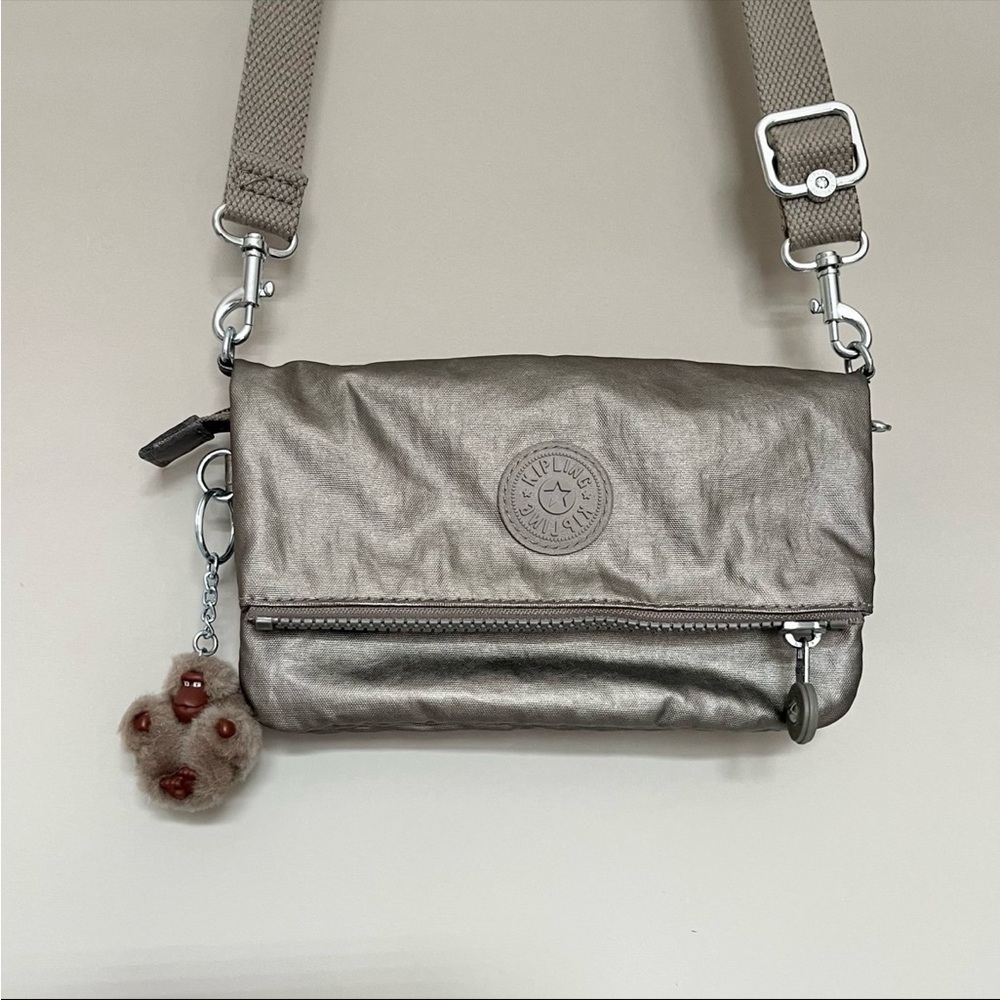 🎄2/$40 Kipling Metallic Silver/Gray Convertible Crossbody & Fanny Pack